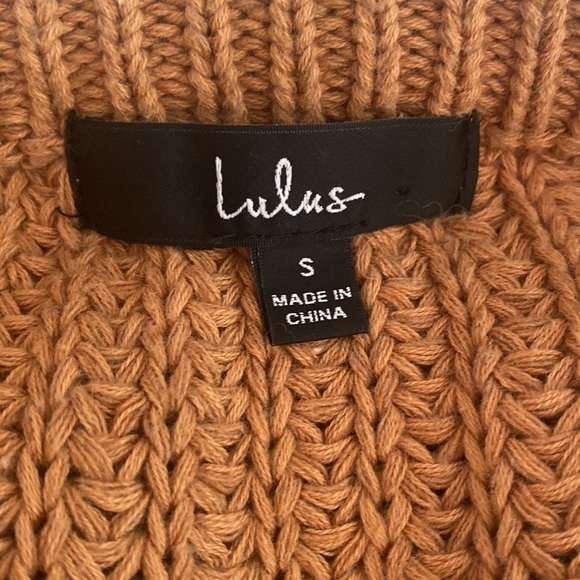 Comfy and cute sweater. Women’s small - Picture 5 of 6